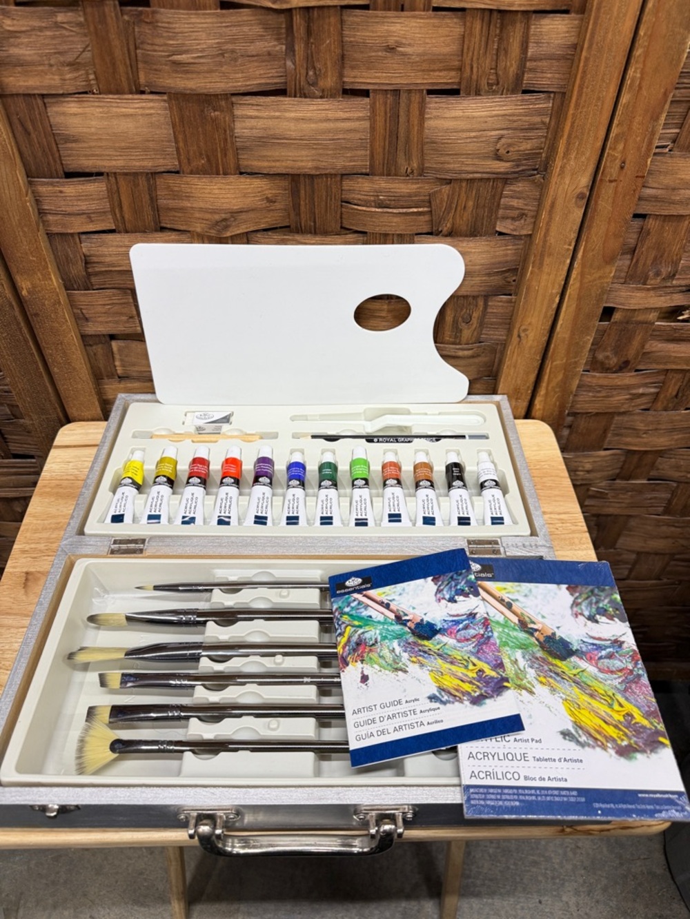 Artist 26pcs Acrylic Paint Set with Brushes and Palette